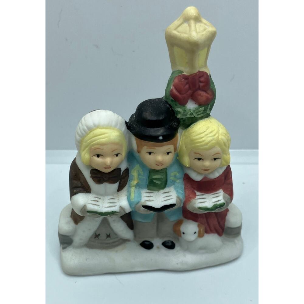 Christmas Village Carolers Blonde Children Old Fashioned‎ Street Lamp